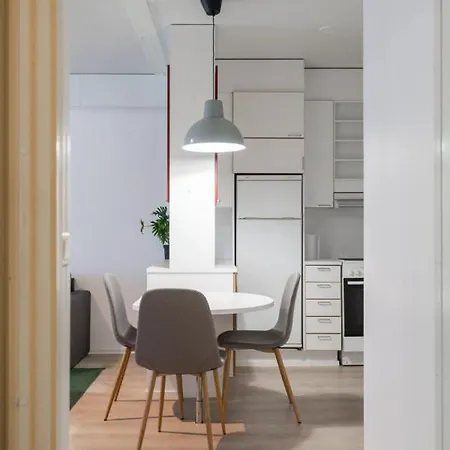One Bedroom With Free Parking Apartment